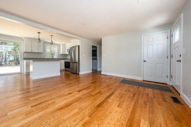 98 Wagon Lane, Hyannis, MA 02601