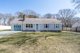 98 Wagon Lane, Hyannis, MA 02601