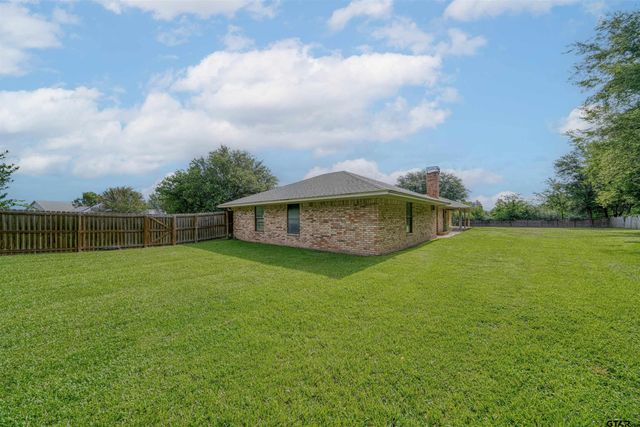 715 Hopper Ct., Winnsboro, TX 75494