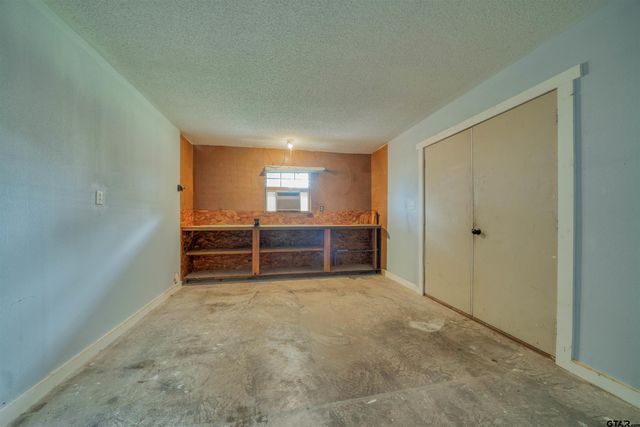 715 Hopper Ct., Winnsboro, TX 75494