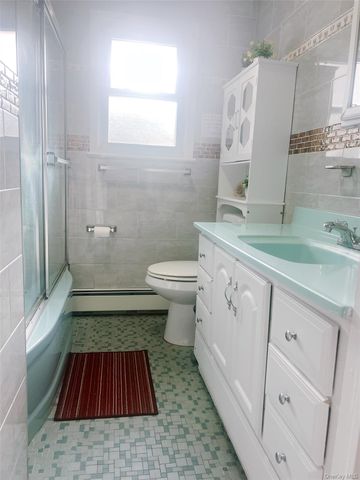 312 E Columbia Street, Hempstead, NY 11550