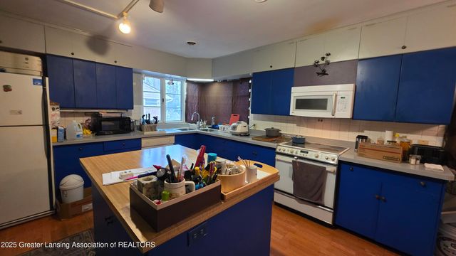 4702 Woodcraft Road, Okemos, MI 48864