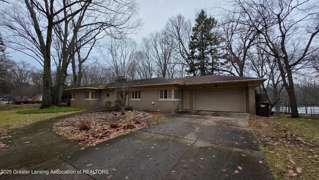 4702 Woodcraft Road, Okemos, MI 48864