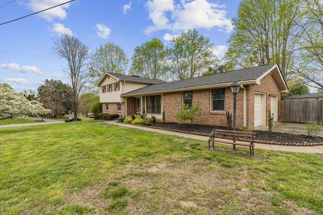 600 Frankfort Dr, Hermitage, TN 37076