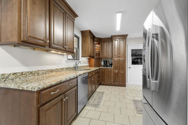 600 Frankfort Dr, Hermitage, TN 37076