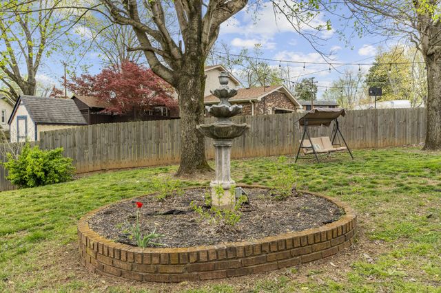 600 Frankfort Dr, Hermitage, TN 37076