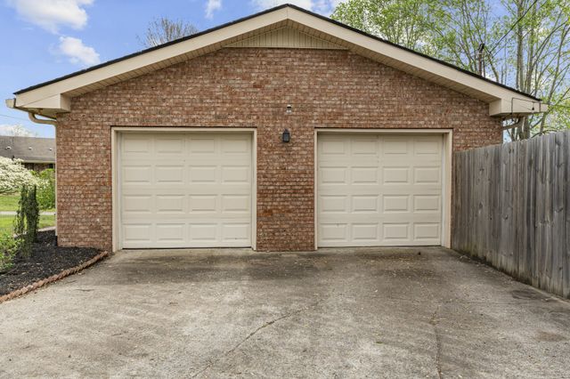 600 Frankfort Dr, Hermitage, TN 37076