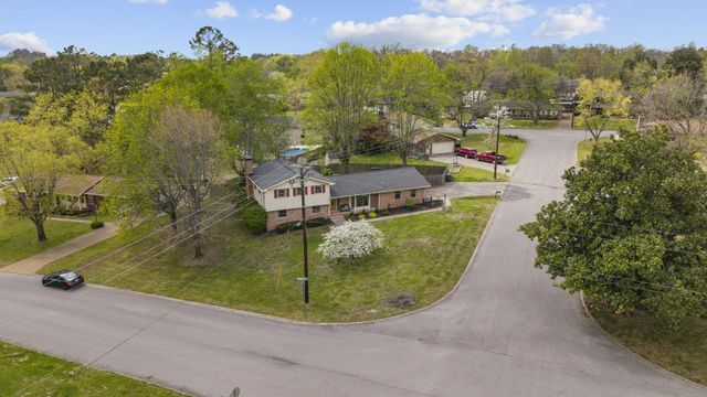 600 Frankfort Dr, Hermitage, TN 37076