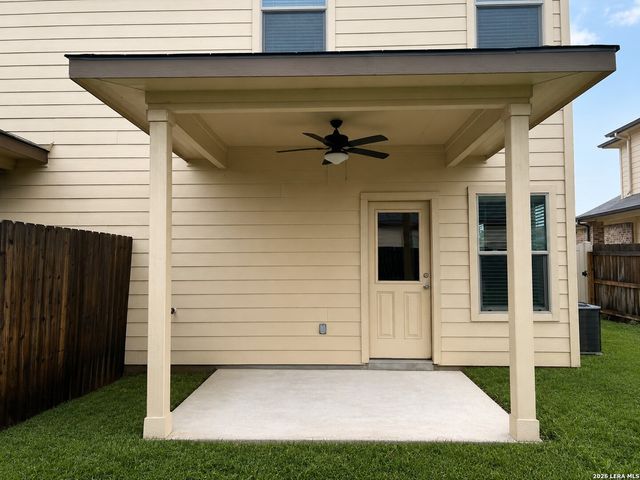 1516 LUCILLE ST, Seguin, TX 78155