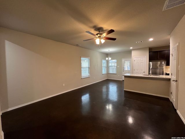 1516 LUCILLE ST, Seguin, TX 78155