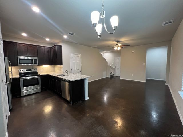1516 LUCILLE ST, Seguin, TX 78155