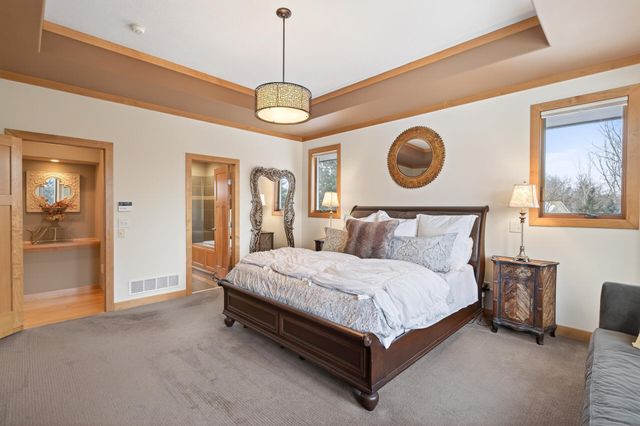 21115 Ridgewood Trail, Lakeville, MN 55044