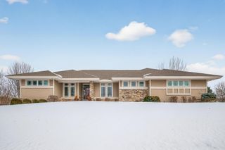 21115 Ridgewood Trail, Lakeville, MN 55044