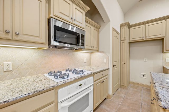 5801 Arbor Road, North Richland Hills, TX 76180