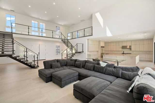 24198 Camino Cascada, Valencia, CA 91354