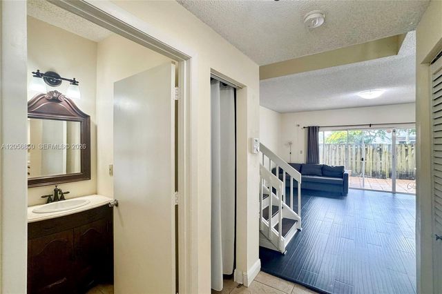 11848 SW 100th St, Miami, FL 33186