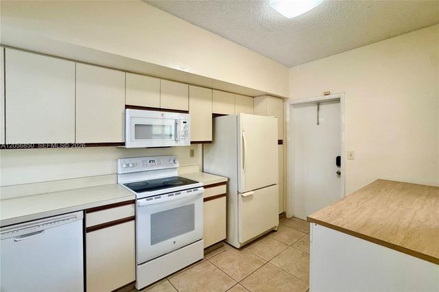 11848 SW 100th St, Miami, FL 33186