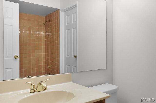 12245 Bennington Place, Maryland Heights, MO 63043