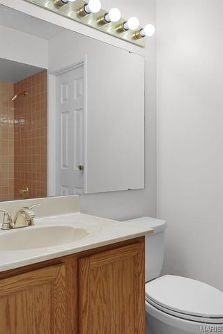 12245 Bennington Place, Maryland Heights, MO 63043