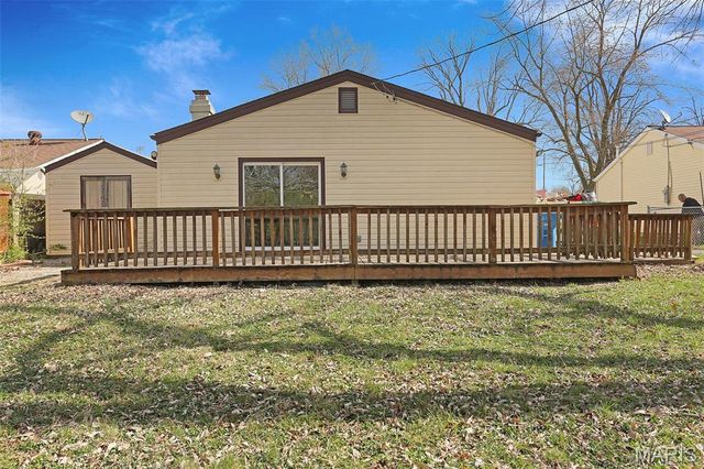 12245 Bennington Place, Maryland Heights, MO 63043