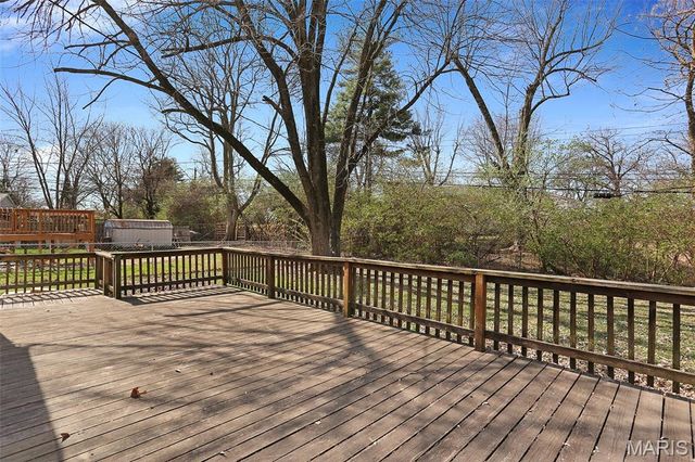 12245 Bennington Place, Maryland Heights, MO 63043