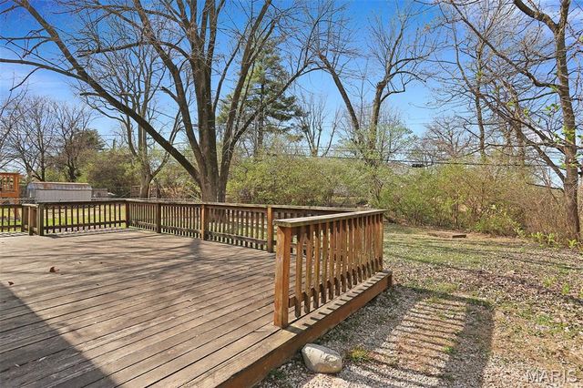 12245 Bennington Place, Maryland Heights, MO 63043