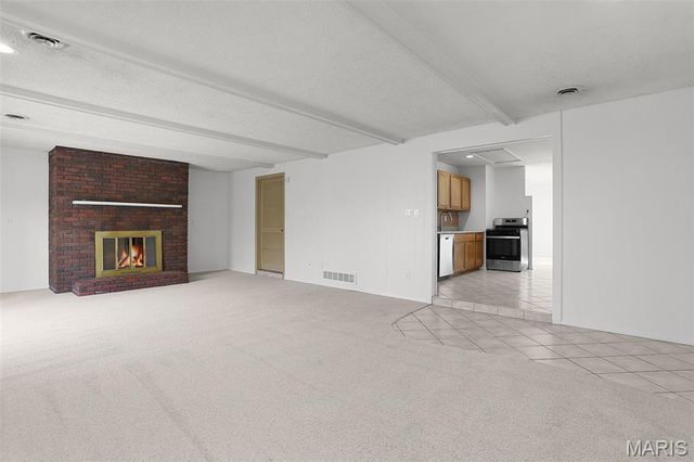 12245 Bennington Place, Maryland Heights, MO 63043