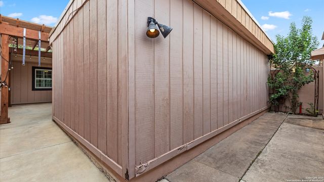 6750 Crown Ridge, San Antonio, TX 78239