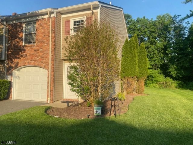 33 Dena Dr 33, Wanaque Boro, NJ 07465