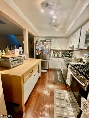 33 Dena Dr 33, Wanaque Boro, NJ 07465