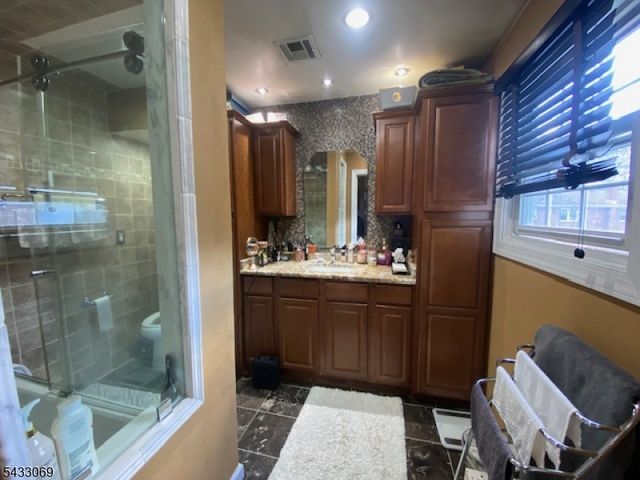 33 Dena Dr 33, Wanaque Boro, NJ 07465