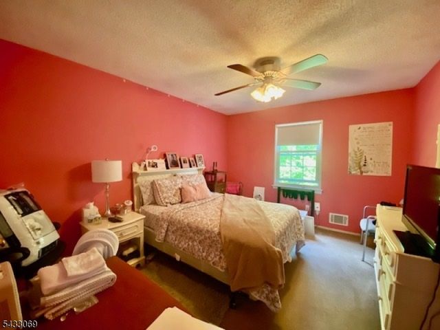 33 Dena Dr 33, Wanaque Boro, NJ 07465