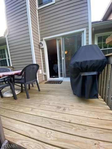 33 Dena Dr 33, Wanaque Boro, NJ 07465