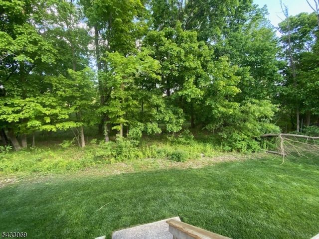 33 Dena Dr 33, Wanaque Boro, NJ 07465