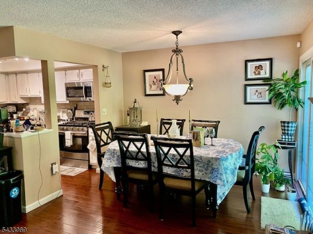33 Dena Dr 33, Wanaque Boro, NJ 07465