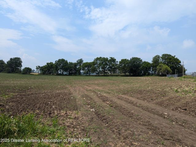 7998 E Grand River Avenue, Portland, MI 48875