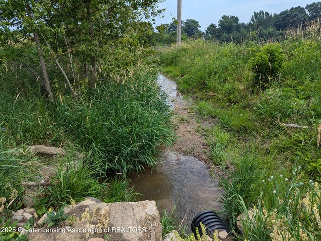 7998 E Grand River Avenue, Portland, MI 48875