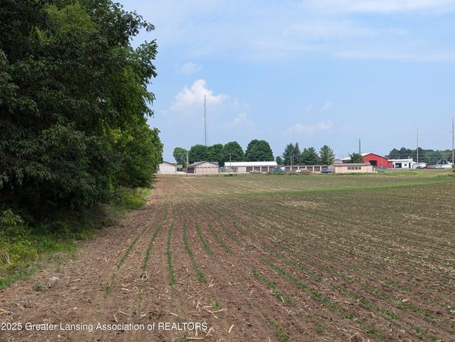 7998 E Grand River Avenue, Portland, MI 48875