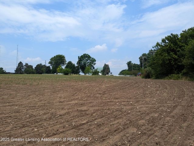 7998 E Grand River Avenue, Portland, MI 48875