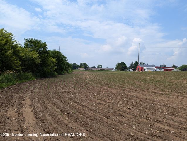 7998 E Grand River Avenue, Portland, MI 48875