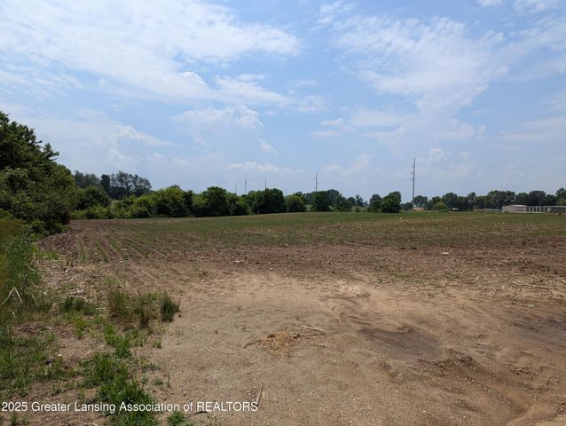 7998 E Grand River Avenue, Portland, MI 48875