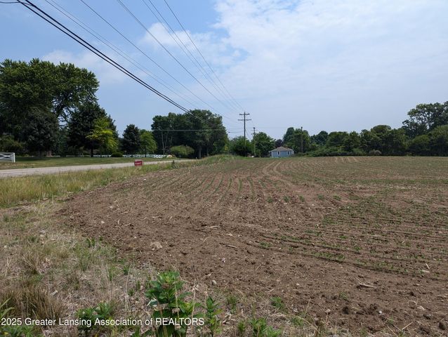 7998 E Grand River Avenue, Portland, MI 48875