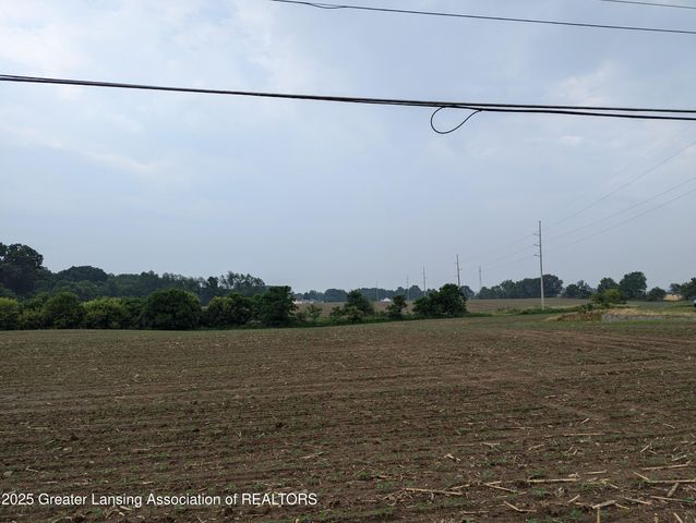 7998 E Grand River Avenue, Portland, MI 48875