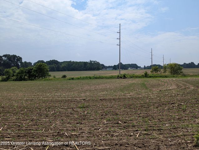 7998 E Grand River Avenue, Portland, MI 48875