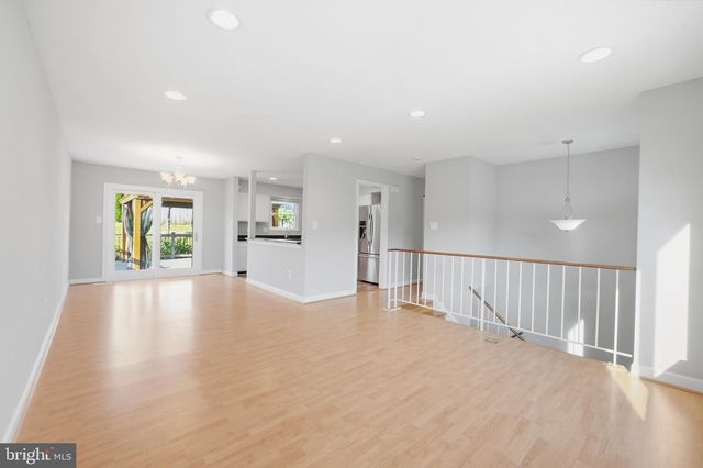 9136 MCHENRY LN, Lanham, MD 20706