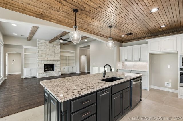 10912 N 81st East Place, Owasso, OK 74055
