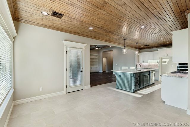 10912 N 81st East Place, Owasso, OK 74055