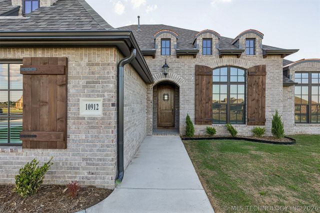 10912 N 81st East Place, Owasso, OK 74055