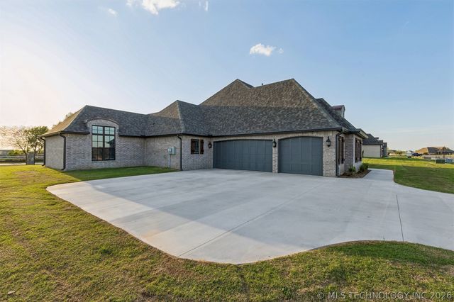 10912 N 81st East Place, Owasso, OK 74055