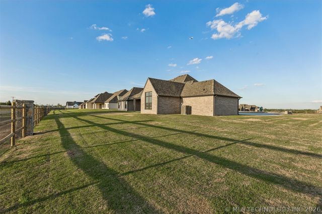 10912 N 81st East Place, Owasso, OK 74055